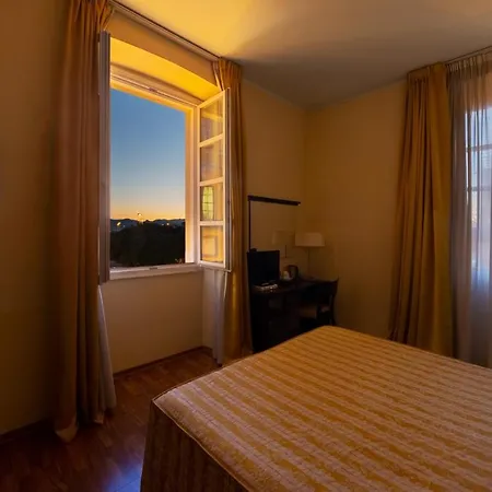 Hotel Due Colonne 3*